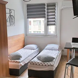 Nighthost Robotnicza 32 Pok 425 Apartament